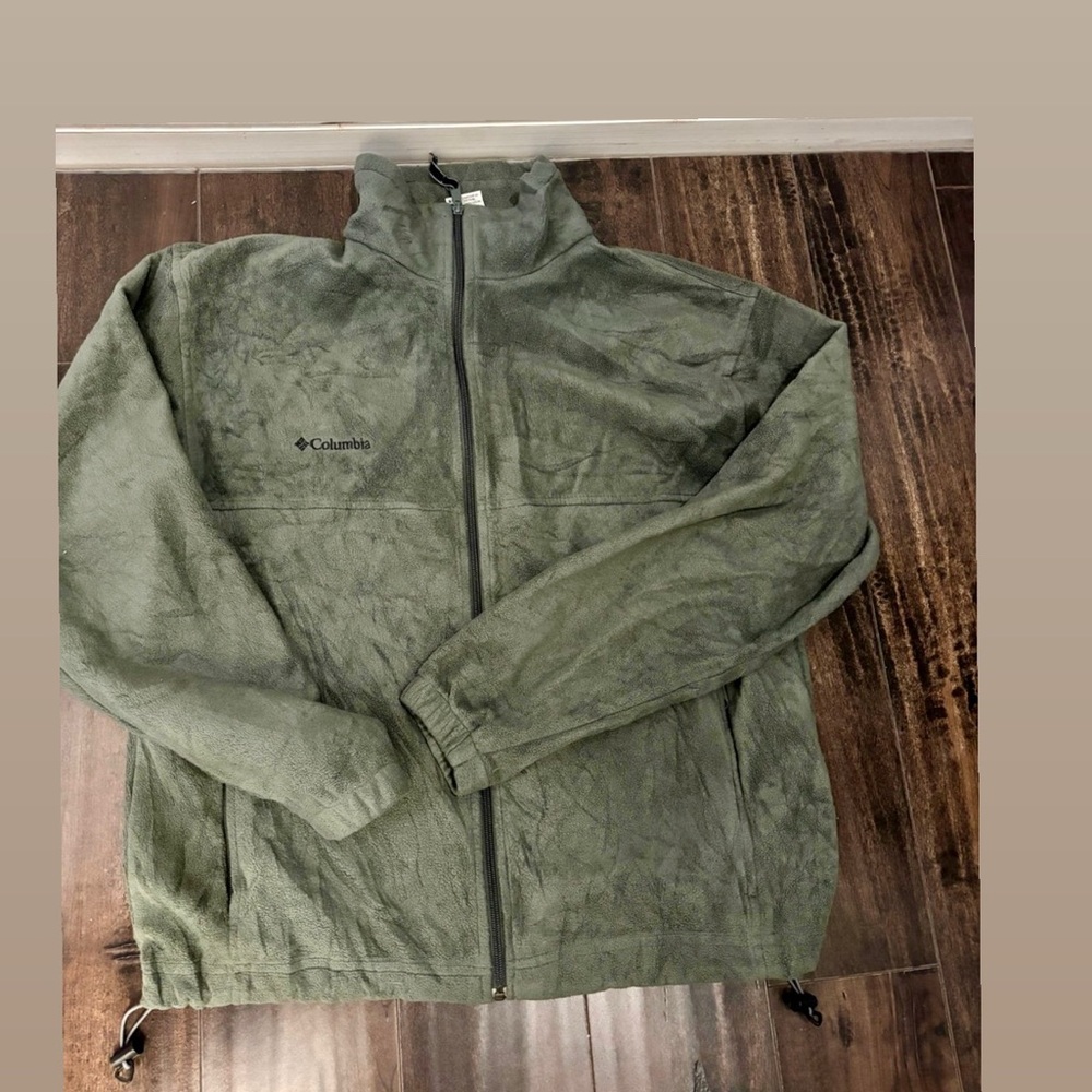 Men’s Columbia fleece jacket size L